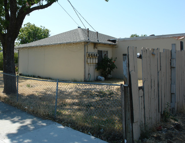 38 West Blvd in Pittsburg, CA - Building Photo - Building Photo