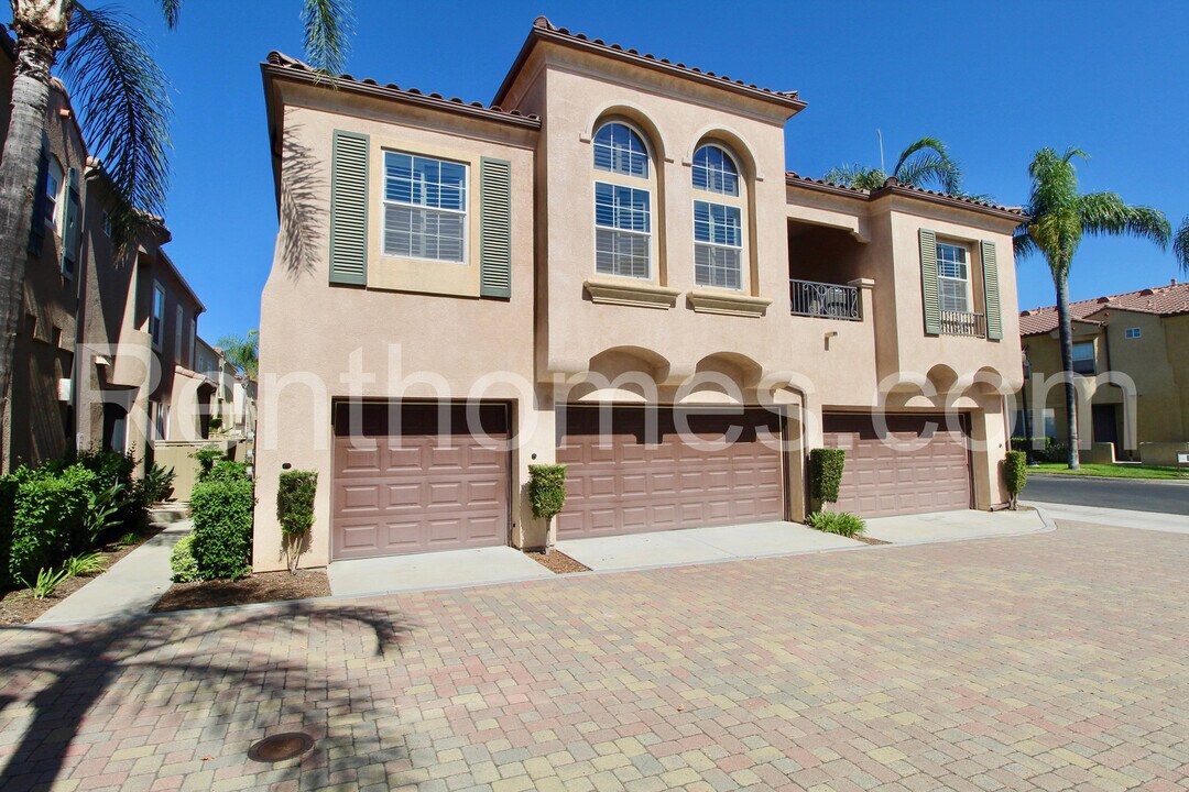 11630 Miro Cir in San Diego, CA - Building Photo