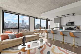 160 N Elizabeth St in Chicago, IL - Building Photo - Building Photo