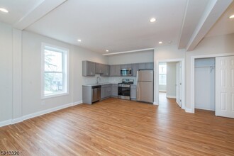 124 Main St in Newton, NJ - Building Photo - Building Photo