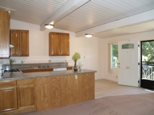 Friendly Hills Villas in Whittier, CA - Building Photo - Interior Photo