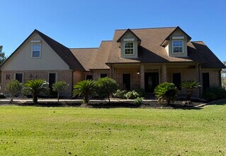 5828 Avenue P in Santa Fe, TX - Building Photo - Building Photo