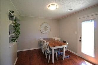 505 College St in Italy, TX - Building Photo - Building Photo