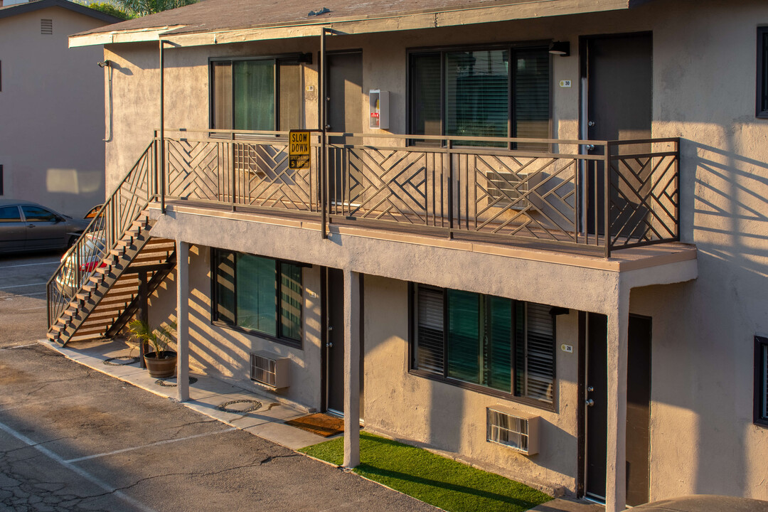 New Sepulveda Apartments in Van Nuys, CA - Building Photo