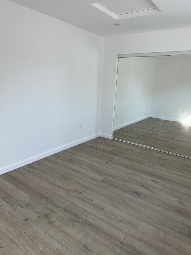 property at 1298 N Dominion Ave