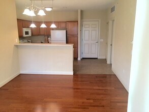 600 Grandview Ct, Unit Grandview in Iowa City, IA - Foto de edificio - Building Photo