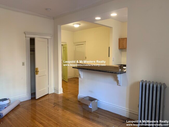 115 Jersey St, Unit 405 in Boston, MA - Building Photo - Building Photo