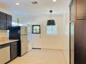 706-708 Tularosa Dr in Los Angeles, CA - Building Photo - Building Photo