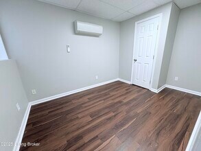 9605 Glenawyn Cir in Louisville, KY - Building Photo - Building Photo