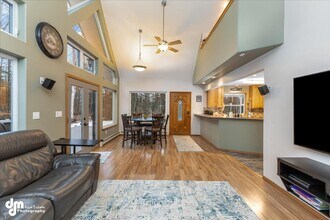 6861 W Vandenburg Dr in Wasilla, AK - Building Photo - Building Photo