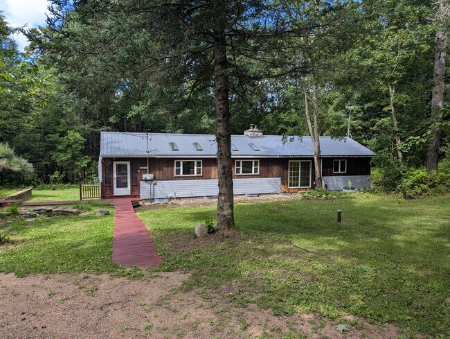 232678 S Pole Rd in Birnamwood, WI - Building Photo - Building Photo