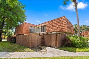 1600 Coral Ave in North Lauderdale, FL - Building Photo