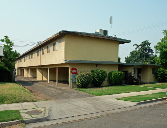 2424 N Wishon Ave in Fresno, CA - Building Photo - Building Photo