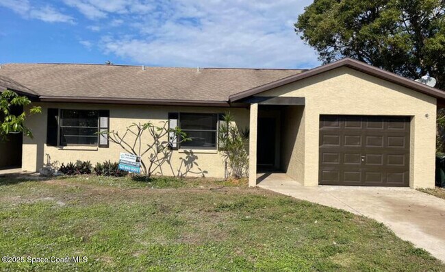 830 Angela Ave