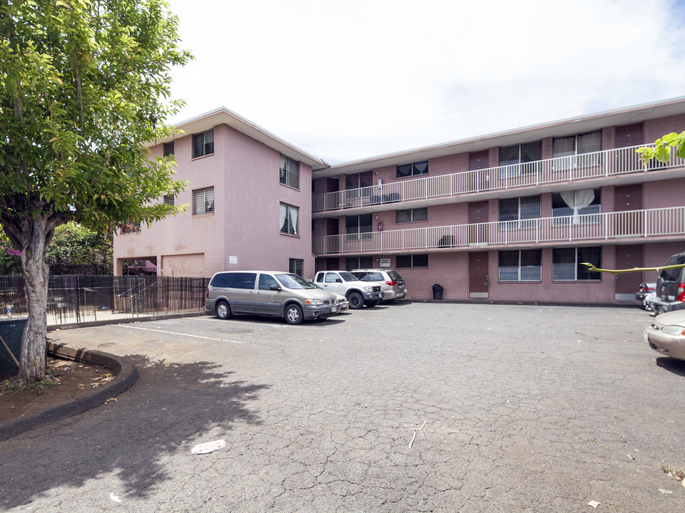 Royal Sunset in Waipahu, HI - Building Photo