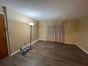 1440 Slade Ave, Unit #204 in Columbus, OH - Building Photo - Building Photo