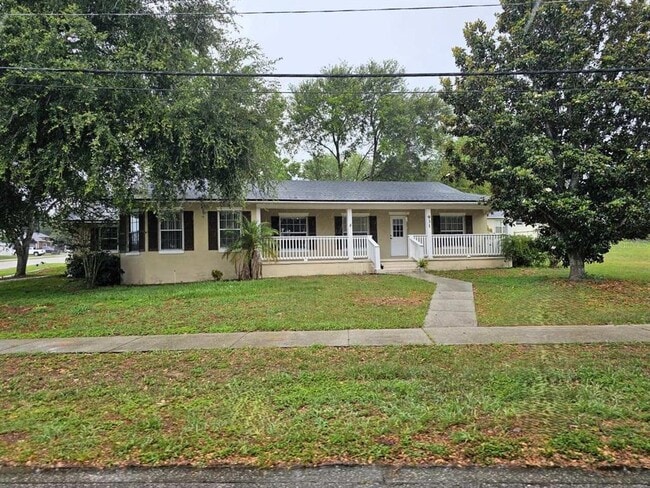 property at 931 Sunset Shores Dr