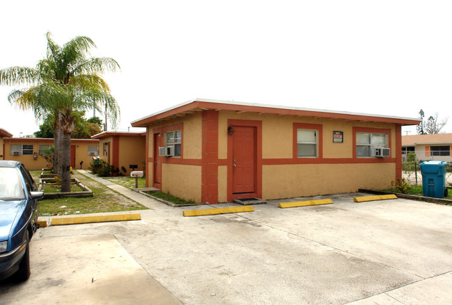 220 Martin Luther King Jr Blvd in Boynton Beach, FL - Building Photo - Building Photo