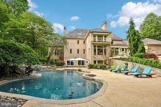 9939 Bentcross Dr in Potomac, MD - Building Photo - Building Photo