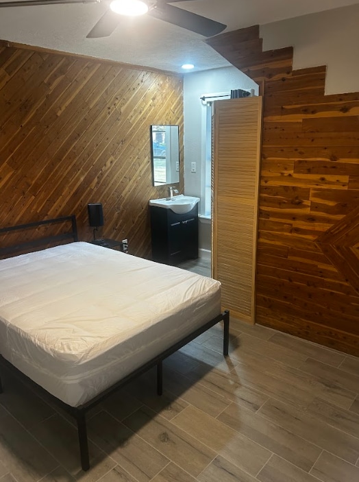 property at 8050 Tavenor Ln