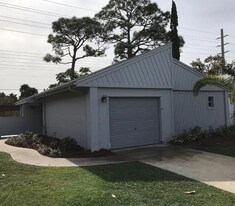 467 Willow Tree Dr in Melbourne, FL - Building Photo