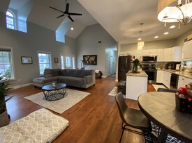 7 Ballard St in Easthampton, MA - Building Photo