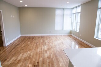 299 Dudley St, Unit 4 in Boston, MA - Foto de edificio - Building Photo