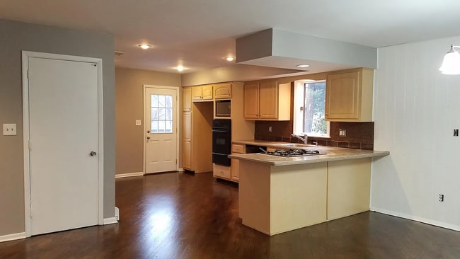20 Rosemary Ln in Lebanon, NJ - Building Photo - Building Photo