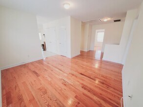 35 Woodrow St, Unit 2 in Stamford, CT - Building Photo - Building Photo