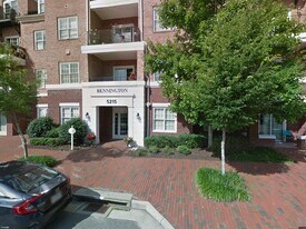 5215 Center St in Williamsburg, VA - Building Photo