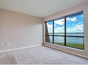 1836 N Crystal Lake Dr in Lakeland, FL - Building Photo - Building Photo