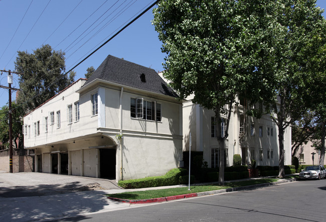 153 Linden Dr in Beverly Hills, CA - Building Photo - Building Photo