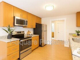 325 5th Ave S in Kirkland, WA - Building Photo