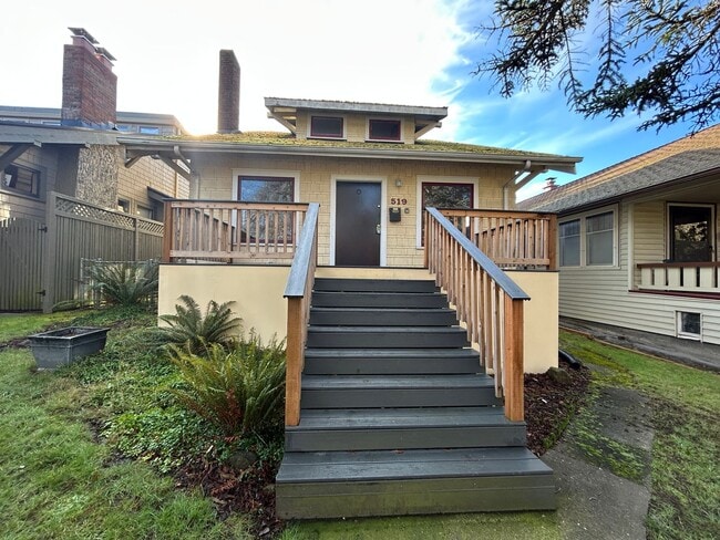 property at 519 W Raye St