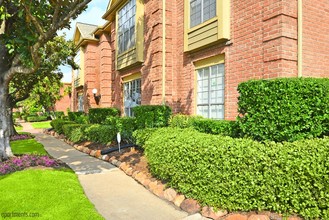 Mansions Of Shadowbriar in Houston, TX - Building Photo - Building Photo