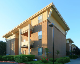 Primero Grove Student Apartments in Davis, CA - Building Photo - Building Photo