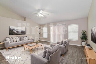 4717 Huron Bay Cir in Kissimmee, FL - Building Photo - Building Photo