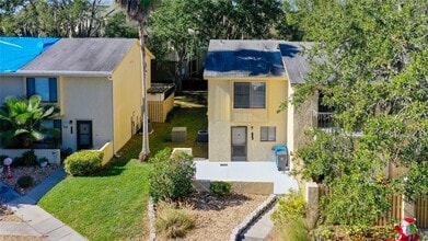 9027 Pebble Creek Dr in Tampa, FL - Building Photo - Building Photo