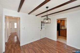 3-11-11 Lyons Ave in Fair Lawn, NJ - Building Photo - Building Photo