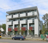 13678 Grosvenor Rd in Surrey, BC - Building Photo - Primary Photo