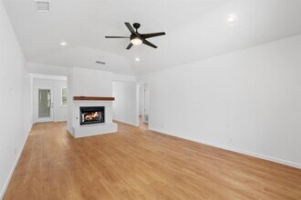 2006 Oxford Blvd in Round Rock, TX - Building Photo - Building Photo