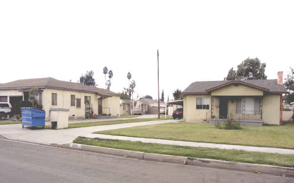 18703-18711 Grayland Ave in Artesia, CA - Building Photo - Building Photo