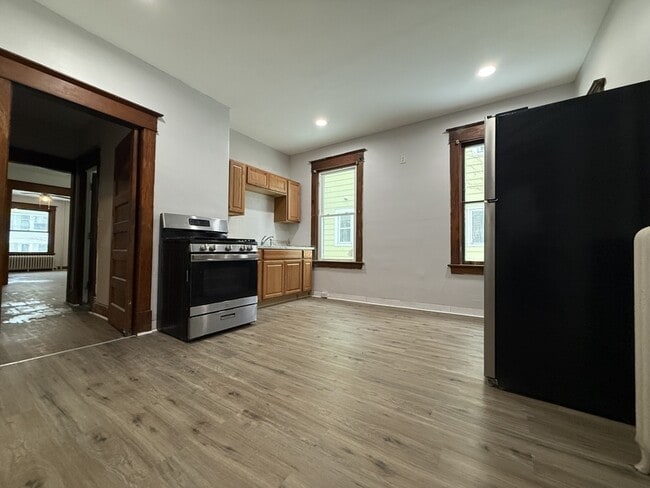 34 Besch Ave in Albany, NY - Building Photo - Building Photo