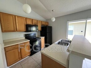 2049 Whispering Trails Blvd in Winter Haven, FL - Building Photo - Building Photo