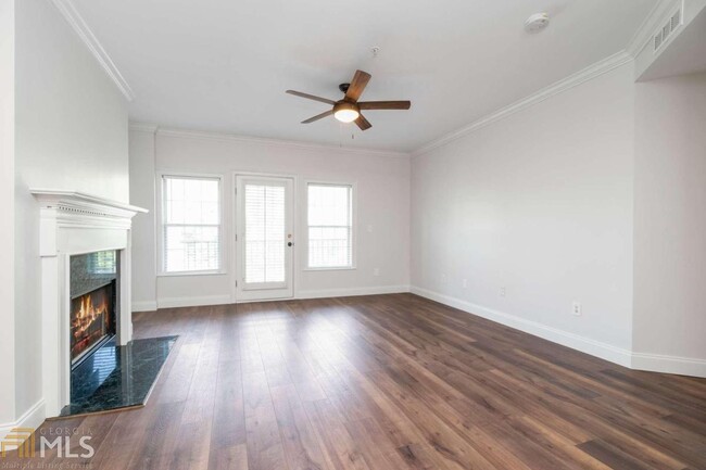 3275 Lenox Rd NE in Atlanta, GA - Building Photo - Building Photo