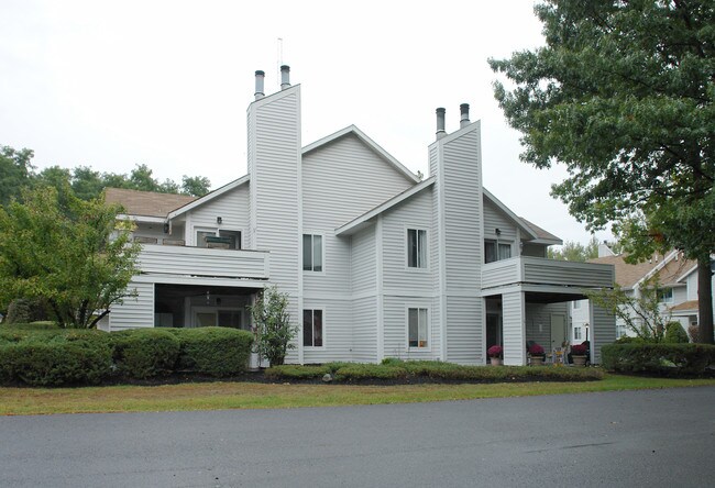 978 Burdeck St in Rotterdam, NY - Building Photo - Building Photo