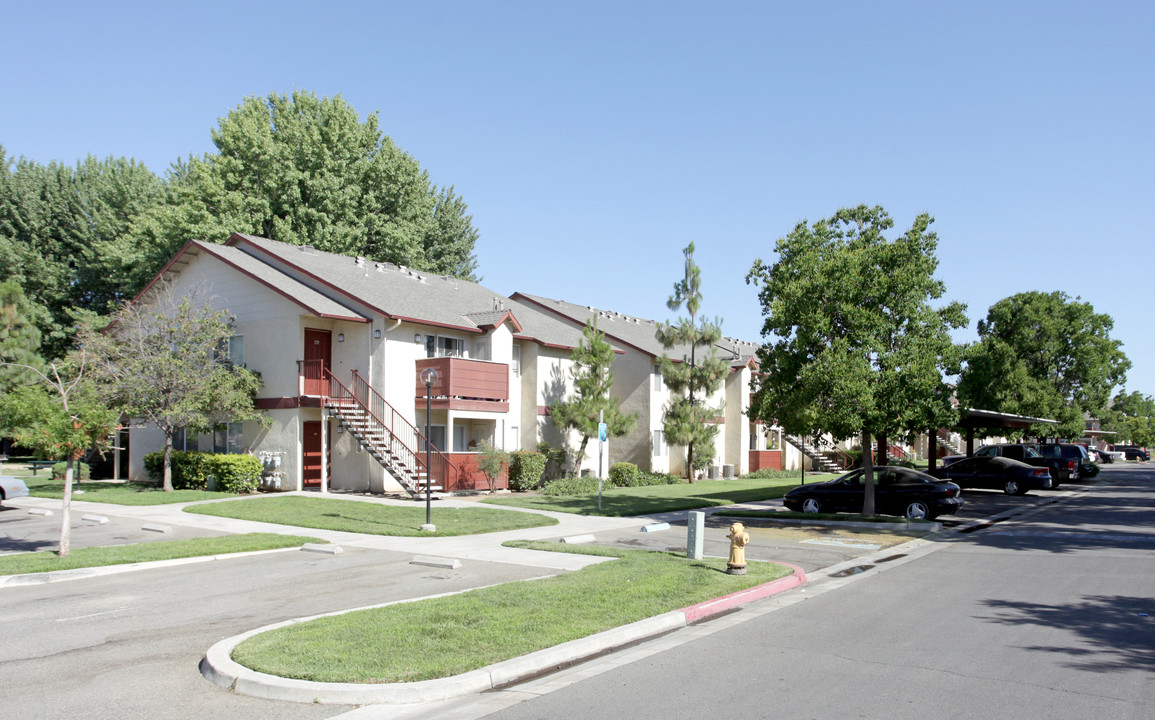 Westberry Square Apartments in Lemoore, CA - Foto de edificio