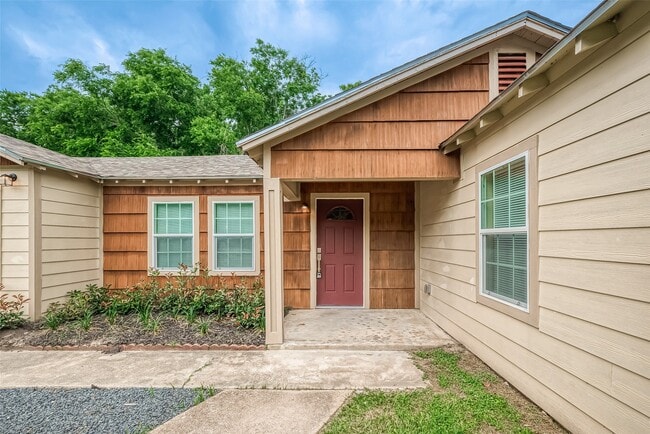 property at 4417 Knoxville St