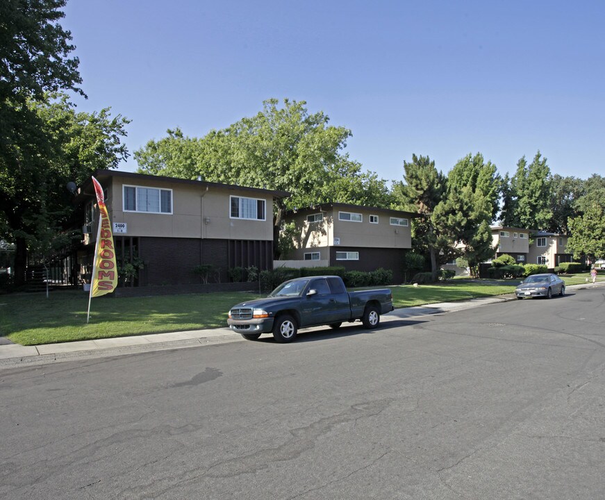 River Bend Apartments in Rancho Cordova, CA - Foto de edificio