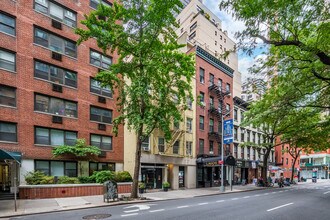 308 E 49th St in New York, NY - Foto de edificio - Building Photo